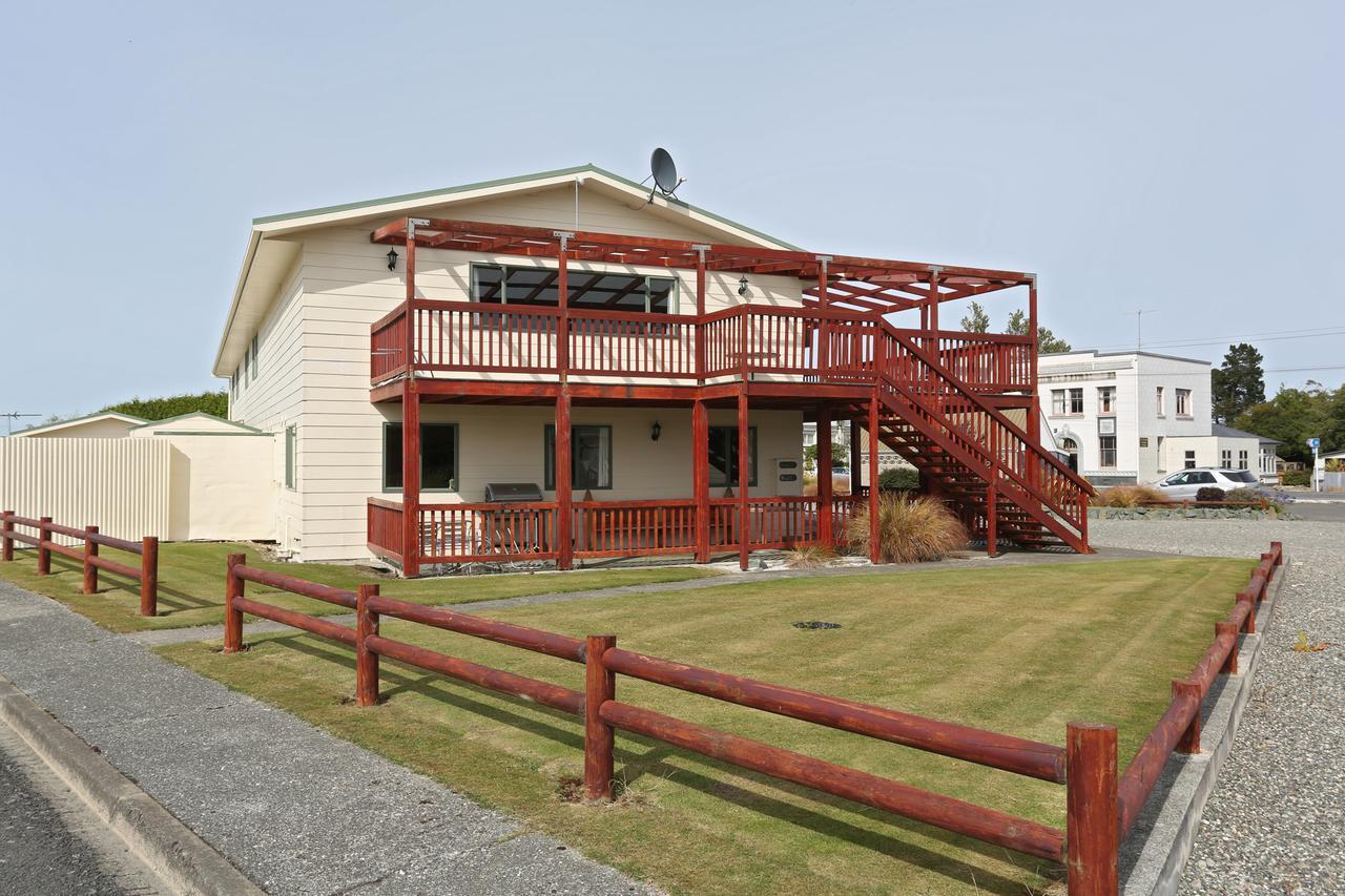 Hotel Tui Base Camp Tuatapere Exteriér fotografie